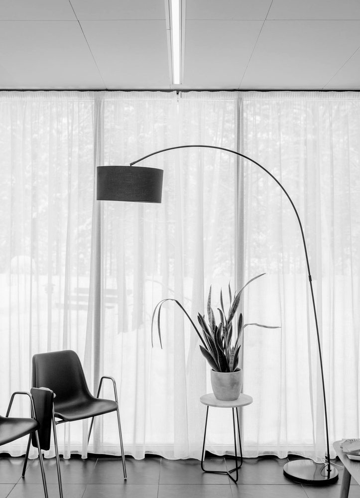 Waiting area with lounge chairs